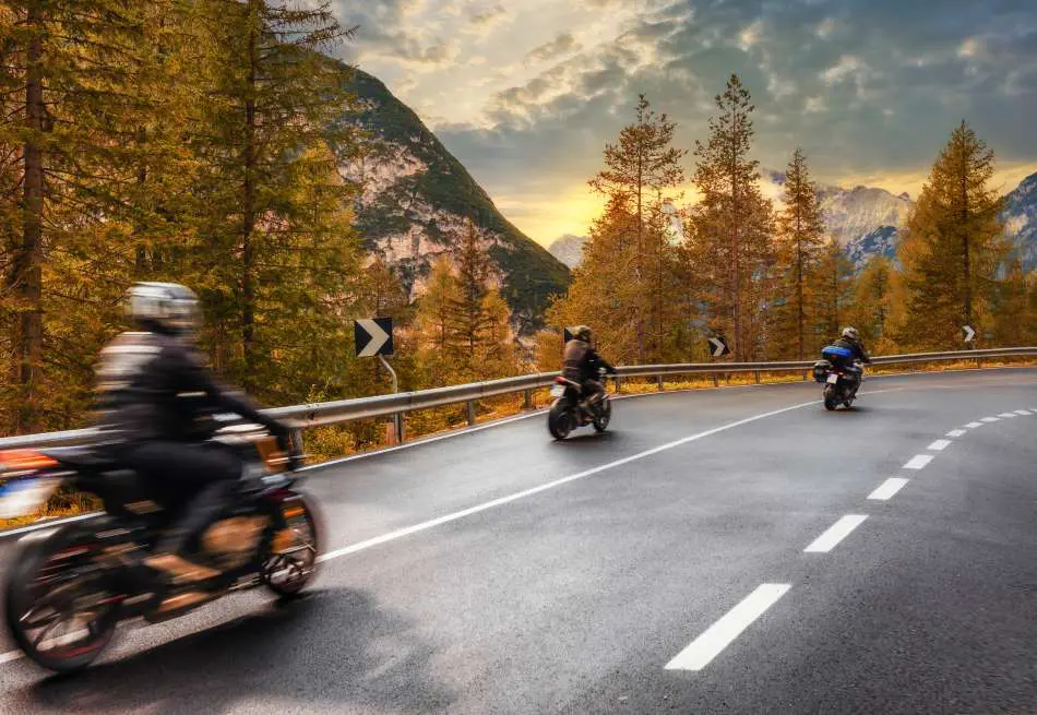 motards-sur-la-route