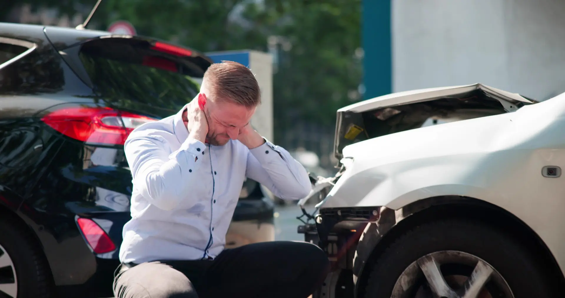 Un jeune conducteur demande de l’aide juridique après avoir été blessé dans une voiture