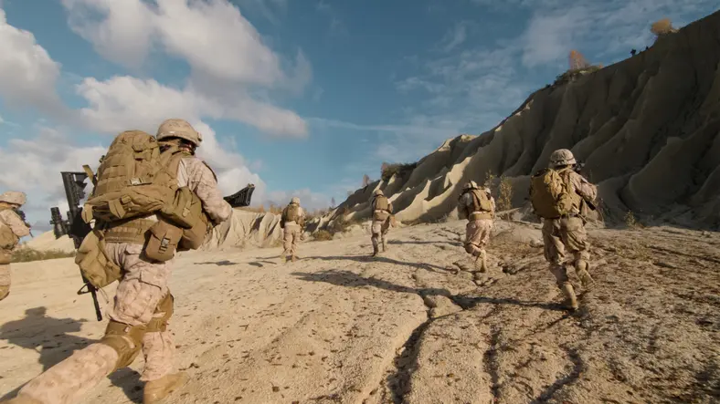 escouade de soldats en cours d’exécution