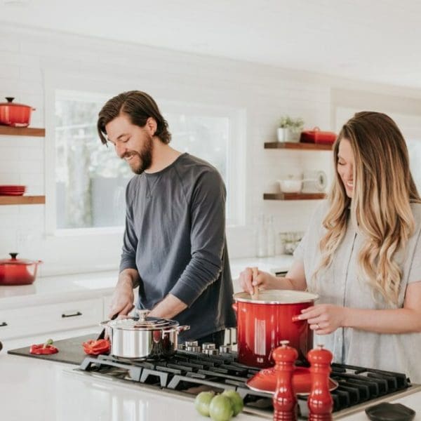 maison-cuisine-homme-femme