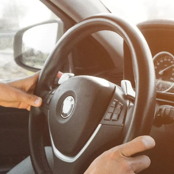 Conducteur-au-volant