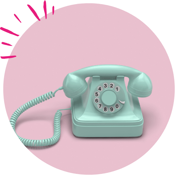 Menthe verte téléphone rotatif sur fond rose